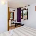 & Mihajica- Two Bedroom With Balcony And Sea View Appartamento Cavtat