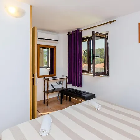 & Mihajica- Two Bedroom With Balcony And Sea View شقة تْسافتات