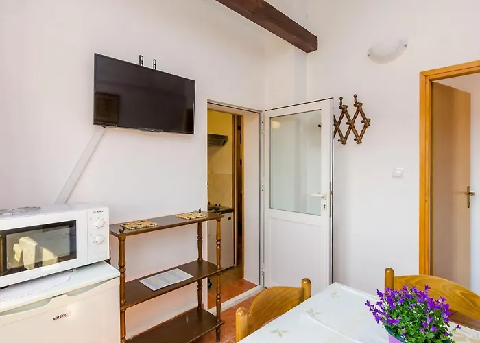 & Mihajica- Two Bedroom With Balcony And Sea View 察夫塔特