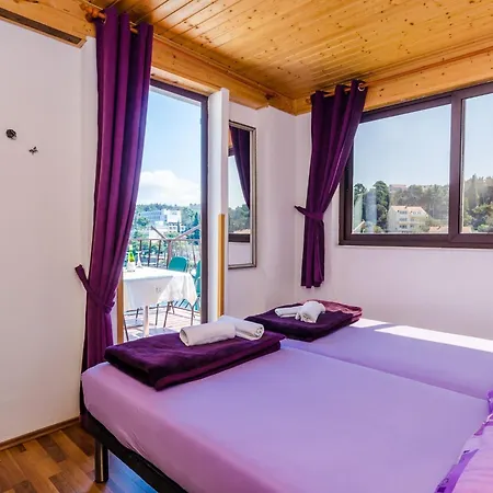 아파트 & Mihajica- Two Bedroom With Balcony And Sea View 챠브타트