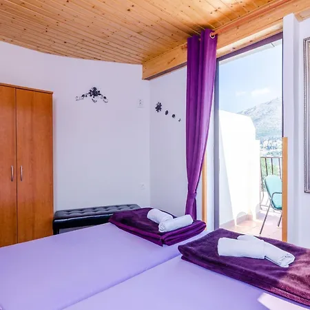 & Mihajica- Two Bedroom With Balcony And Sea View 아파트 챠브타트